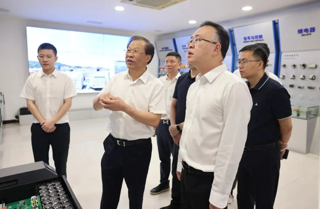 Dai Xuqiang, Deputy Secretary of the Municipal Party Committee and Mayor, Visits Andeli Group for an Inspection and Study Tour
